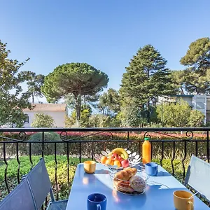 apartment-beau-rivage-carqueiranne.aixenprovencehotels.org/