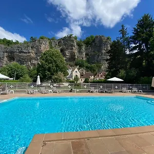 https://les-falaises-gluges.midi-pyreneeshotels.com